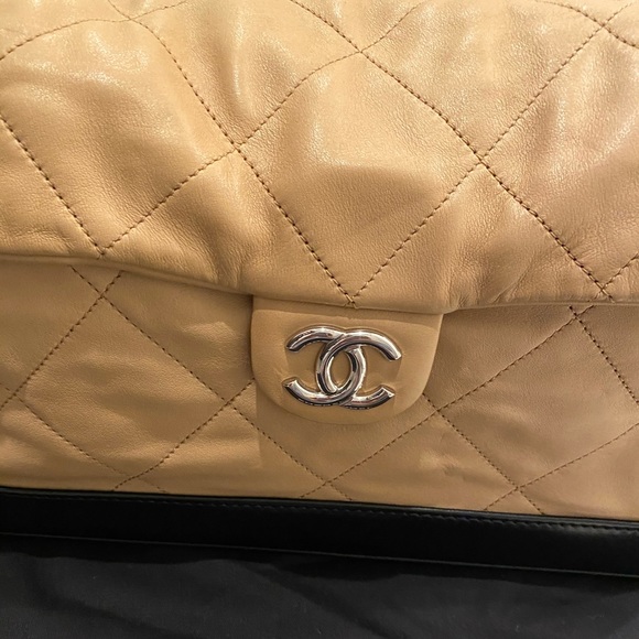 PRISTINE💯CHANEL GORGEOUS QUILTED LAMBSKIN MAXI FLAP BAG W/ORGANIZER - Picture 4 of 16